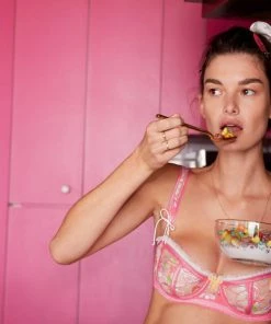 Victorias Secret Electric Fields Embroidery Underwire Bra