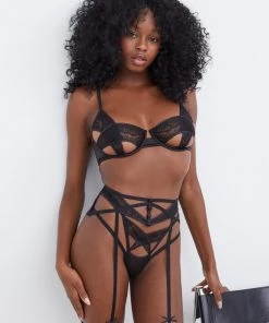 Victorias Secret Lingerie Delicate Lace Underwire Bra