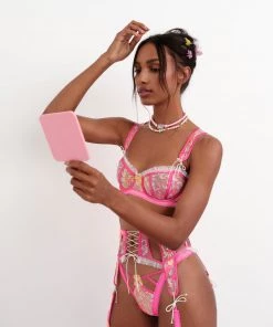 Victorias Secret Electric Fields Embroidery Underwire Bra