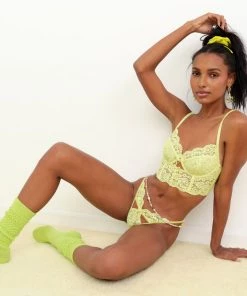 Victorias Secret Creamsicle Lace Thong Panty New