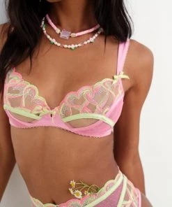 Victorias Secret Hugging Hearts Embroidery Underwire Bra New