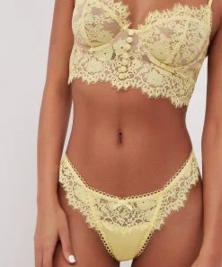 Victorias Secret Faye Lace Thong Panty